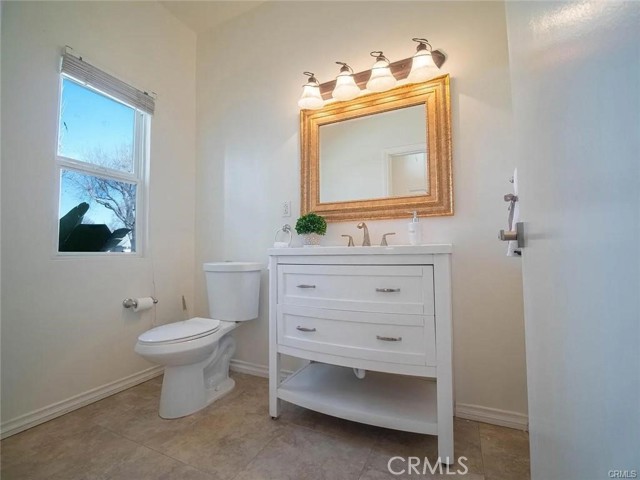 Detail Gallery Image 10 of 14 For 22444 Criswell St, West Hills,  CA 91307 - 4 Beds | 3/2 Baths