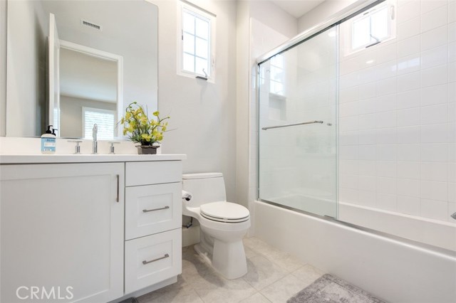 Detail Gallery Image 14 of 18 For 114 Vigna, Irvine,  CA 92602 - 4 Beds | 3/1 Baths