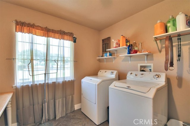 2124 Erle Road, Marysville CA: https://media.crmls.org/medias/91f929bd-dd88-4ead-a850-35d77ef0b3e0.jpg