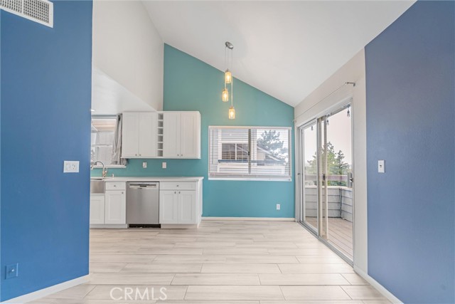 Detail Gallery Image 8 of 14 For 20329 Rue Crevier #546, Canyon Country,  CA 91351 - 2 Beds | 2 Baths