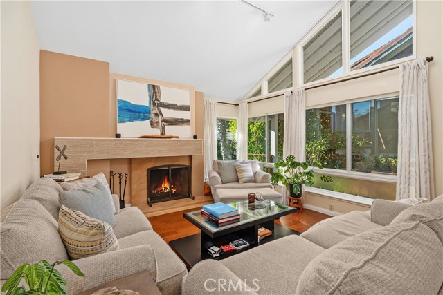 Detail Gallery Image 6 of 50 For 2790 Woodwardia Dr, Los Angeles,  CA 90077 - 5 Beds | 4 Baths
