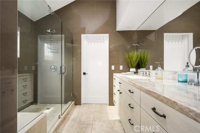271 Prospect Avenue, Long Beach CA: https://media.crmls.org/medias/91fbc79f-35bb-4e94-bc68-b747569b096b.jpg
