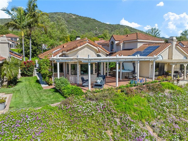 29122 Laurel Valley Drive, Vista CA: https://media.crmls.org/medias/91fbe566-f504-4ed0-b65a-f1cce584ed8e.jpg