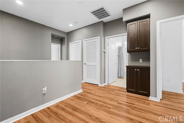Detail Gallery Image 15 of 34 For 7600 N Courage Way, Van Nuys,  CA 91405 - 4 Beds | 3 Baths