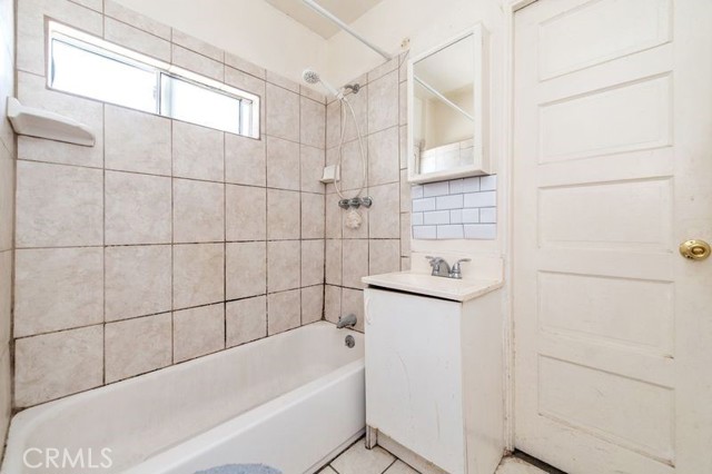 329 N Bushnell Avenue, Alhambra CA: https://media.crmls.org/medias/91fd2599-8e55-4d6e-945f-1d30a44f7f89.jpg