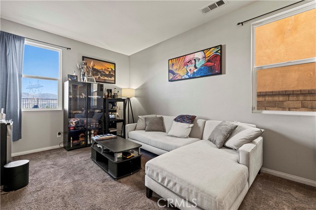 20556 Suzie Lane, Saugus CA: https://media.crmls.org/medias/91fda4b8-e6ce-4007-9f91-1743ce58802e.jpg