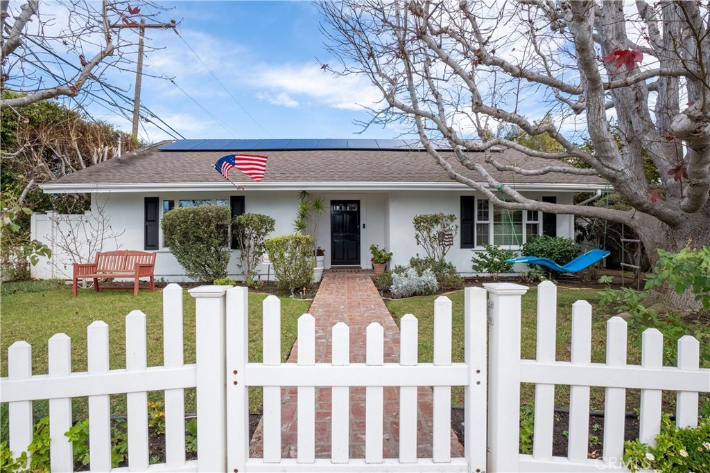 226 Santa Isabel Avenue