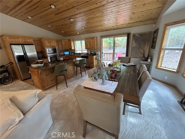 41613 Hummingbird Lane, Big Bear Lake CA: https://media.crmls.org/medias/91fe858c-ecad-426e-8618-5cee59abcb0c.jpg