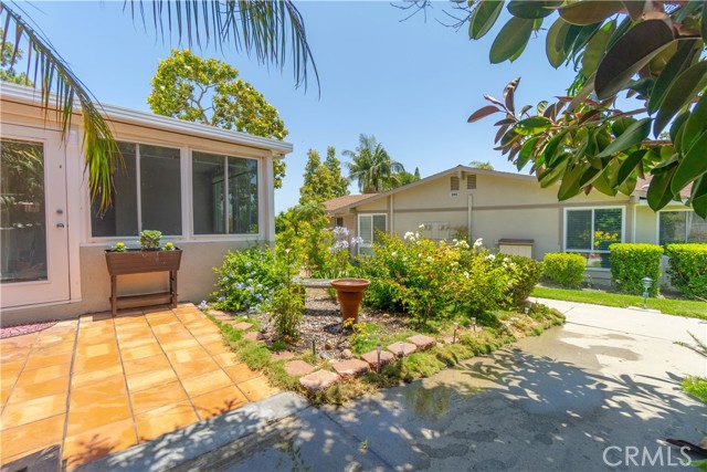 394 Avenida Castilla, Laguna Woods CA: https://media.crmls.org/medias/91fea93d-b0a3-4632-9290-97f5519d4652.jpg