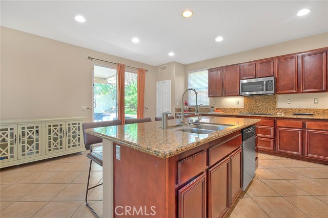 Detail Gallery Image 10 of 42 For 36644 Bay Hill Dr, Beaumont,  CA 92223 - 4 Beds | 3/1 Baths