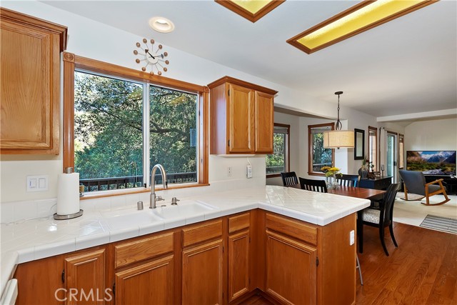 Detail Gallery Image 17 of 48 For 1162 Brentwood Dr, Lake Arrowhead,  CA 92352 - 3 Beds | 2/1 Baths