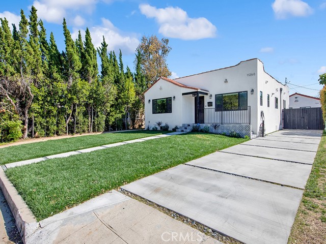 Detail Gallery Image 2 of 33 For 11260 Blix St, North Hollywood,  CA 91602 - 5 Beds | 4/1 Baths