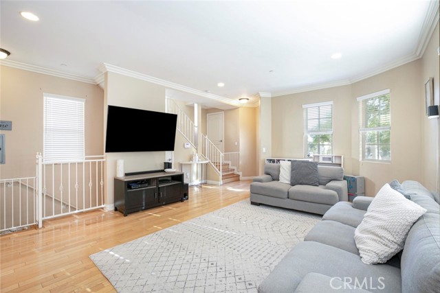 2755 Montrose Avenue photo 8