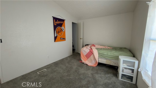 Image 21 of 53 For 18420 Decker