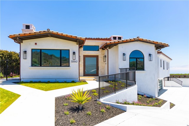 32042 Isthmus View Drive, Rancho Palos Verdes CA: https://media.crmls.org/medias/92001566-8cd3-4216-b586-716511c5bef4.jpg