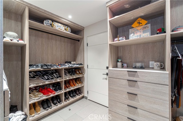 Master Walkin Closet