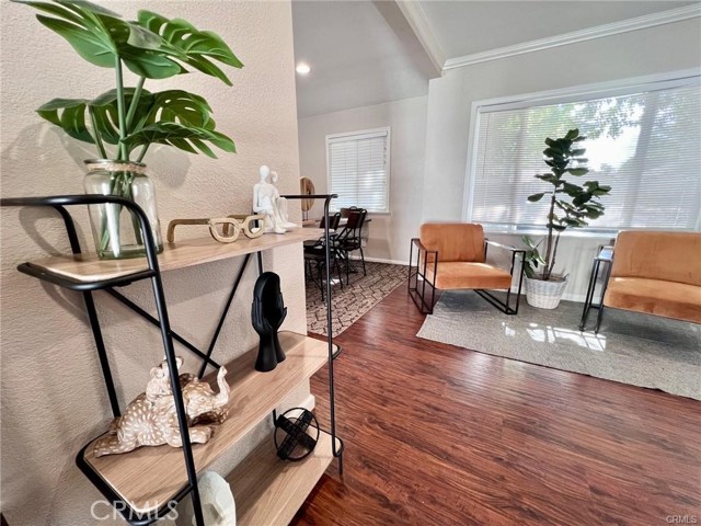 Detail Gallery Image 10 of 30 For 6944 Aura Ave, Reseda,  CA 91335 - 3 Beds | 2 Baths