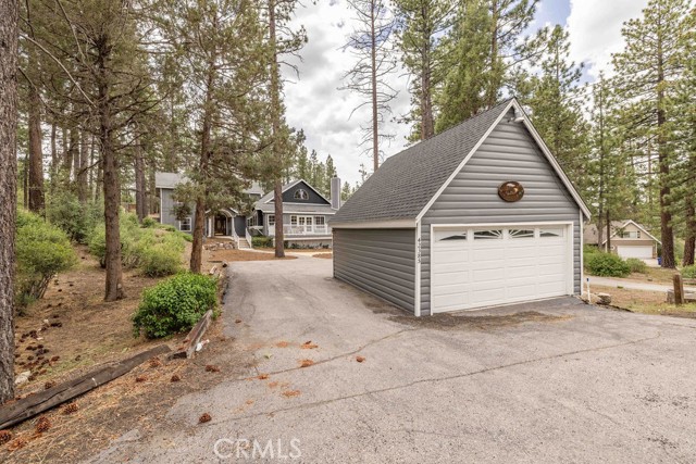 42385 Fox Farm Road, Big Bear Lake CA: https://media.crmls.org/medias/9201635f-4110-46c5-8d28-924afb6d1645.jpg