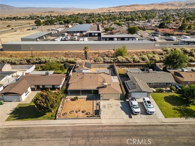 Detail Gallery Image 2 of 29 For 205 Suzanne Ln, Taft,  CA 93268 - 4 Beds | 2 Baths