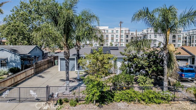 Detail Gallery Image 4 of 24 For 14828 Ivy, Fontana,  CA 92335 - 4 Beds | 2 Baths