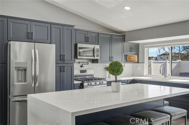 Detail Gallery Image 7 of 23 For 27630 Hartford Ave, Castaic,  CA 91384 - 3 Beds | 2 Baths