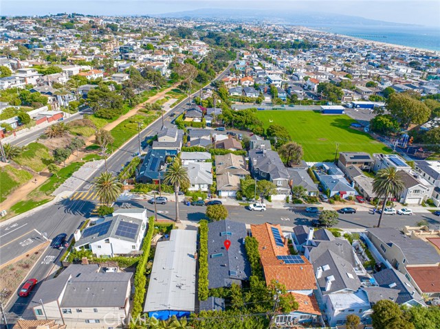 541 1st Street, Manhattan Beach, California 90266, 2 Bedrooms Bedrooms, ,2 BathroomsBathrooms,Residential,Sold,1st,SB23123581