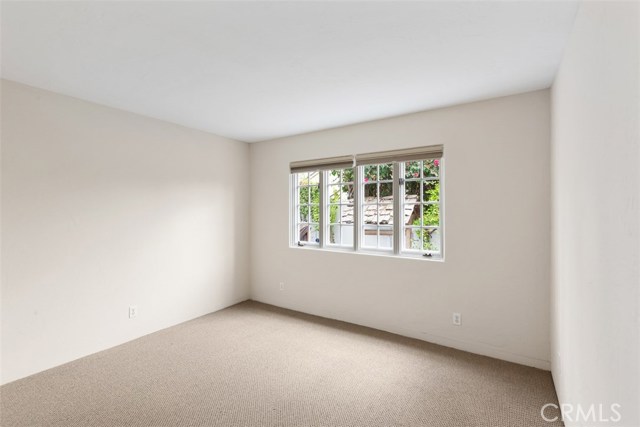 ADDDITIONAL UPSTAIRS BEDROOM WITH NEW CARPET