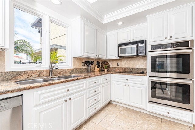 Detail Gallery Image 20 of 41 For 3717 Channel Pl, Newport Beach,  CA 92663 - 4 Beds | 2/1 Baths