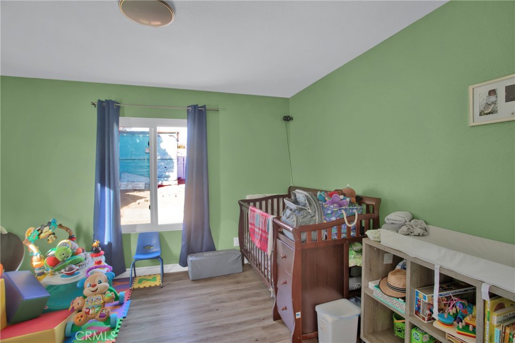 https://media.crmls.org/medias/9202f2eb-c36a-4ead-8201-9dd0da944c02.jpg?preset=X-Large