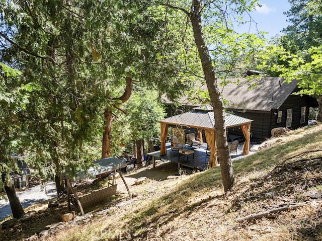 24834 Edelweiss Drive, Crestline, CA 92325