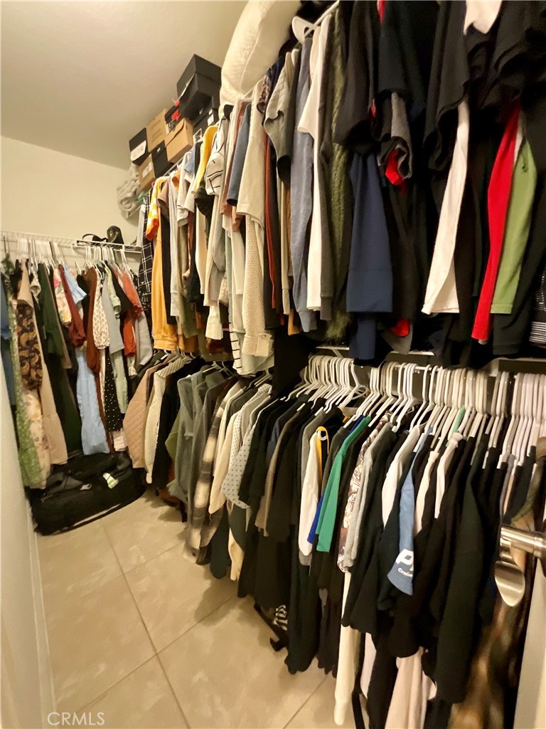 https://media.crmls.org/medias/9204f761-60b1-4e9b-b917-8658065ed560.jpg?preset=X-Large