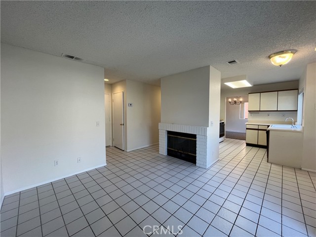 Detail Gallery Image 5 of 22 For 2362 Oak Haven, Simi Valley,  CA 93063 - 4 Beds | 2/1 Baths