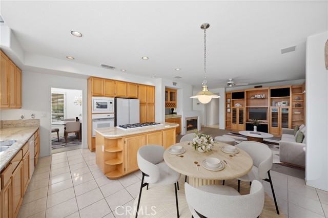 Detail Gallery Image 16 of 53 For 45436 via Jaca, Temecula,  CA 92592 - 4 Beds | 3 Baths