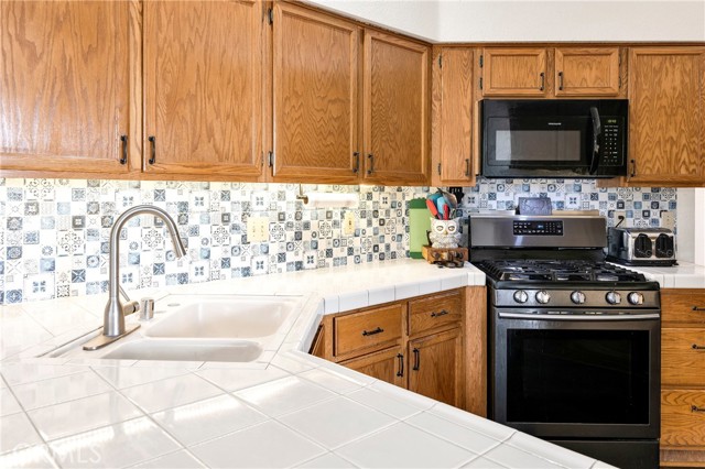 Detail Gallery Image 15 of 44 For 1959 Tamarack Ln, Hemet,  CA 92545 - 3 Beds | 2 Baths