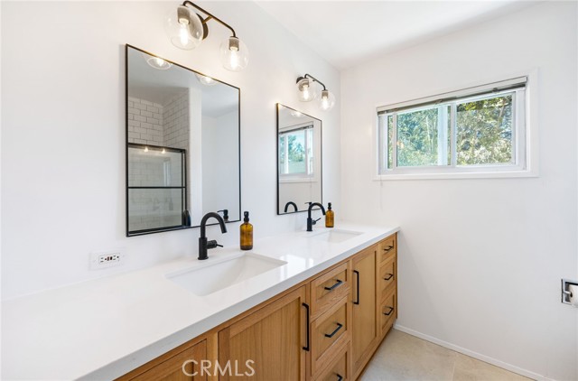 939 North Glendale Avenue, 1 photo 20