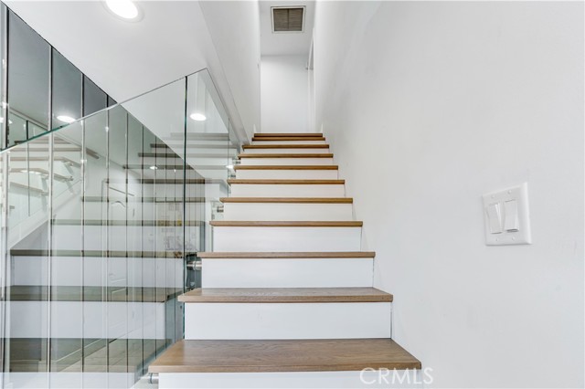 Detail Gallery Image 8 of 52 For 1440 Holbrook St, Eagle Rock,  CA 90041 - 3 Beds | 3/1 Baths