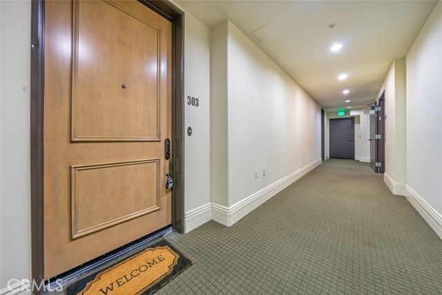 Detail Gallery Image 4 of 24 For 140 S Oakhurst Dr #303,  Beverly Hills,  CA 90212 - 2 Beds | 2/1 Baths