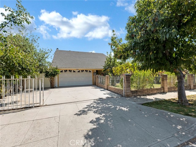 15920 Bahama Street, North Hills CA: https://media.crmls.org/medias/92095a75-524b-458f-b2dd-c0a8a175c3ad.jpg