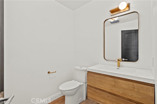 23427 Canzonet Street, Woodland Hills CA: https://media.crmls.org/medias/92096665-dae3-48a7-8f2f-2a958ab9483b.jpg