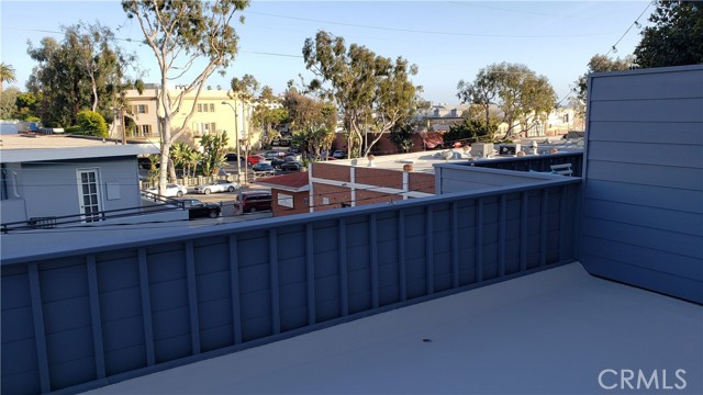 Front Image Thumbnail for CRLG25269146