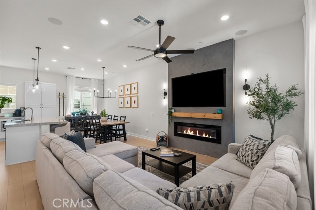 Image 6 of 43 For 27411 Arborview Lane