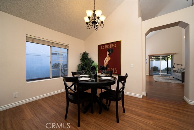 Detail Gallery Image 7 of 36 For 957 Stonehenge Cir, Corona,  CA 92881 - 3 Beds | 2 Baths