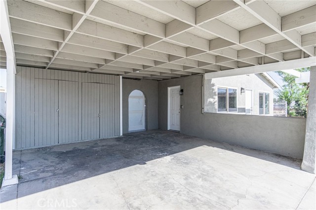 2008 Sequoia Drive, Barstow CA: https://media.crmls.org/medias/920cc7c5-db90-41b9-b4fa-d0704a857b23.jpg