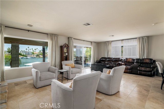 Detail Gallery Image 6 of 61 For 22280 Village Way Dr, Canyon Lake,  CA 92587 - 3 Beds | 2/1 Baths