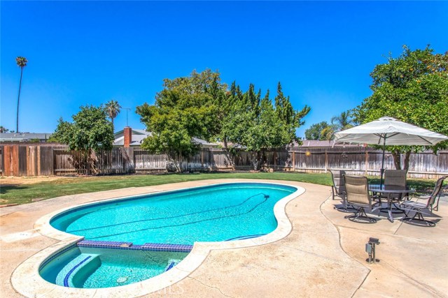 2745 Westridge Rd, Riverside, CA 92506