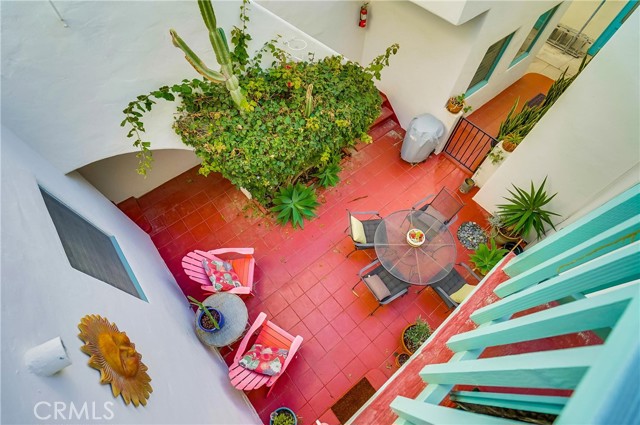 14 Park Avenue, Long Beach CA: https://media.crmls.org/medias/920fded8-6b37-4258-85de-d284ab88416d.jpg
