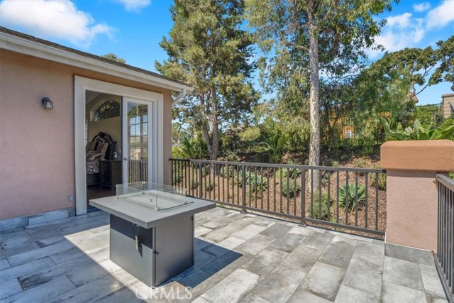 2125 Ridgeview Terrace Drive, Long Beach CA: https://media.crmls.org/medias/92108201-592f-40fc-a7ec-8b0a9e218ec9.jpg