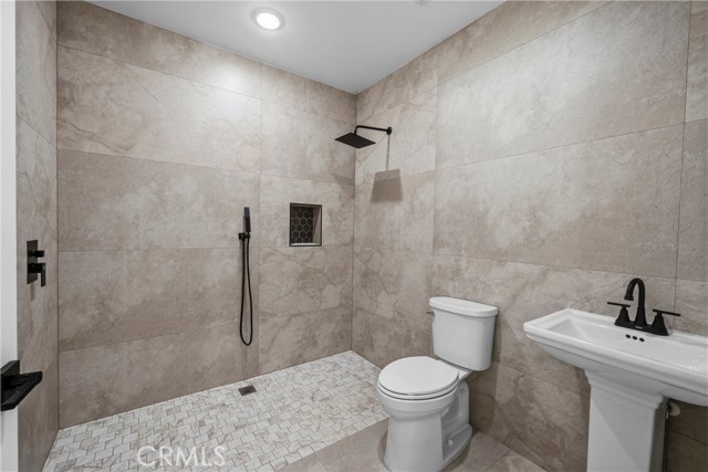 16360 Parthenia photo 40