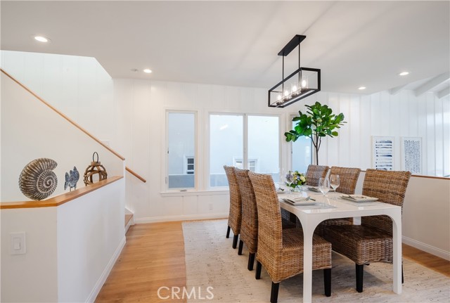 400 7th Street, Manhattan Beach, California 90266, 4 Bedrooms Bedrooms, ,1 BathroomBathrooms,Residential,Sold,7th,SB21205031