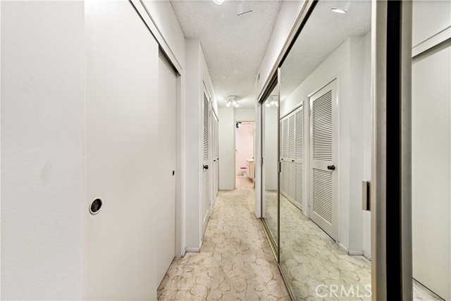 321 N Oakhurst Drive, Beverly Hills CA: https://media.crmls.org/medias/92122935-c73e-43be-bb89-55e27c02fff0.jpg